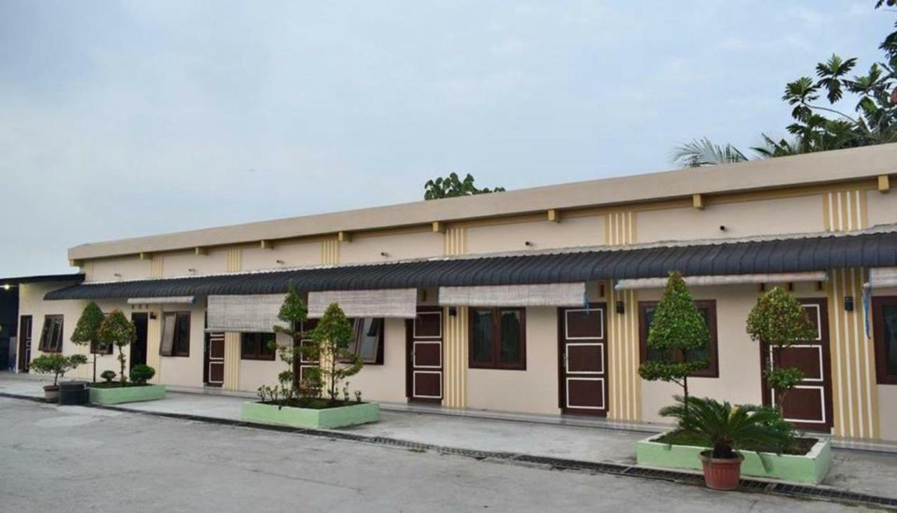 Hotel Grand Family Sungairampah Kültér fotó