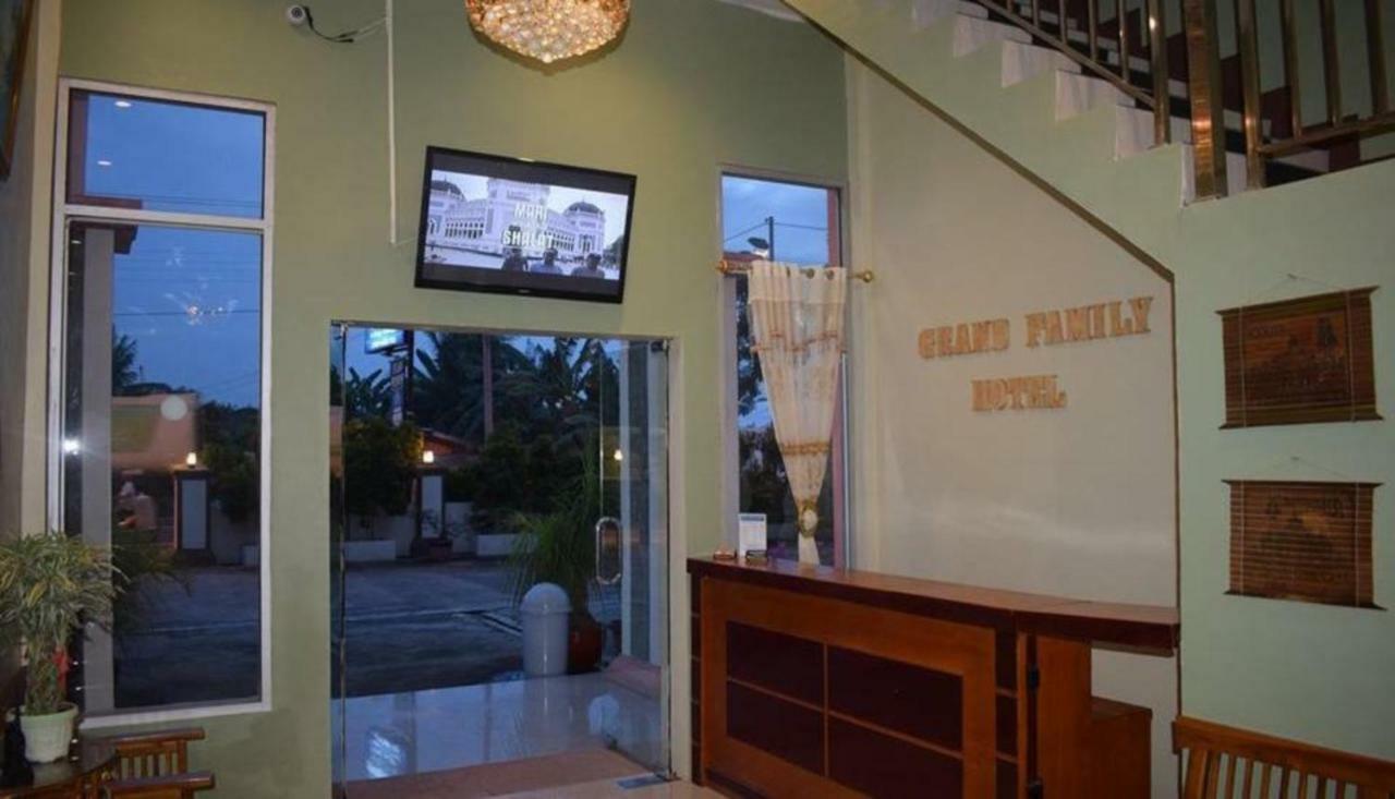 Hotel Grand Family Sungairampah Kültér fotó