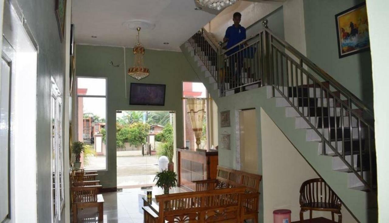 Hotel Grand Family Sungairampah Kültér fotó