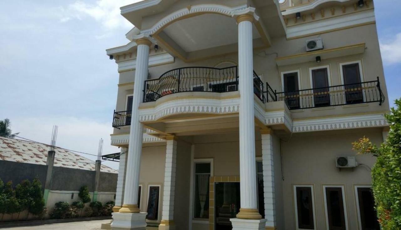 Hotel Grand Family Sungairampah Kültér fotó